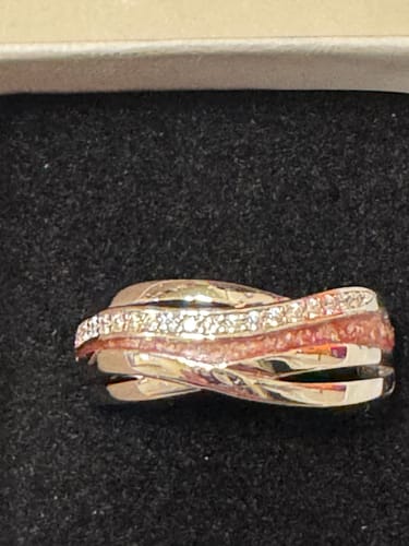 Customer photo review of Sparkle Diagonal Ring with Cremation Ash