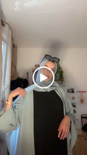 Customer video review of ABAYA MINT