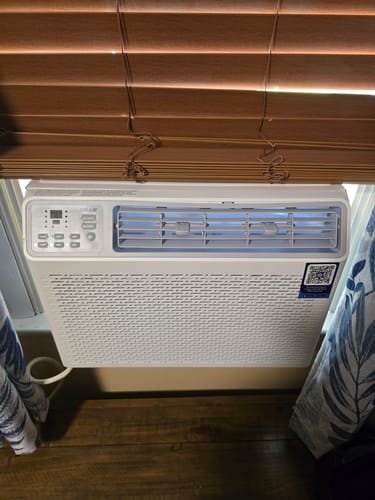 Customer photo review of DELLA Fenestra Series 12000 BTU Smart Window AC with Remote/App Control, Cools Up to 550 Sq. Ft