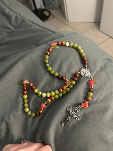 Customer photo review of Christianartworkshop Handmade Floral Rosary with Green Sandalwood & Peachy-Pink Bodhi Seed Beads – A Floral Tribute to the Sacred Heart