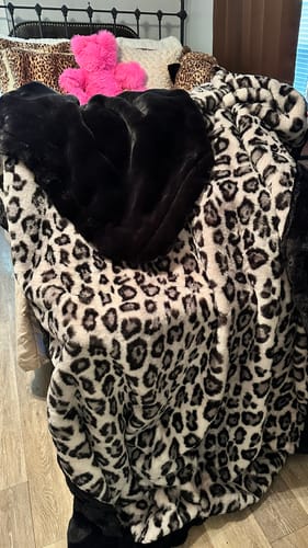 Customer photo review of The Marbled Cat Blanket- RTS