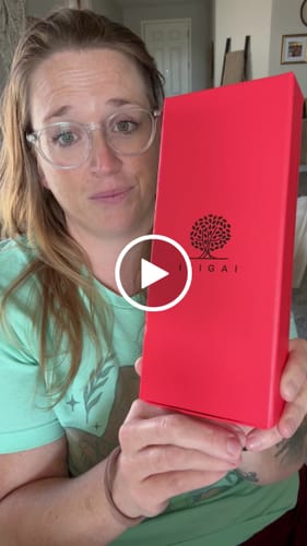 Customer video review of Weekly Pill Case