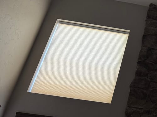 Customer photo review of SmartWings Motorized Light Filtering Cellular Shades Nowa