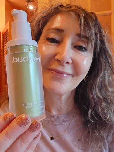 Customer photo review of 5% Hyaluronic Acid + Hemp Serum