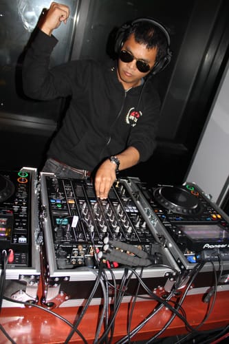 Customer photo review of ProX XS-CD DJ Flight Case for Large Format CD-Media Player for Pioneer CDJ3000
