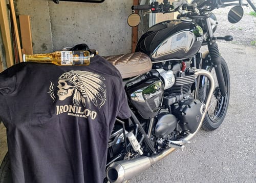 Customer photo review of T-SHIRT IRON BLOOD