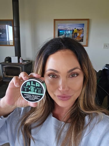 Customer photo review of Chilled Mint Nicotine Pouches