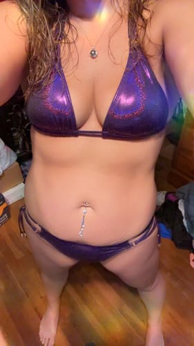 Customer photo review of MIRA TOP - BLACK CHERRY GLITTER