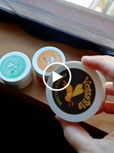 Customer video review of Pakketilbod: Emils favorittar - Ringblomstsalve 50 ml, Panterbalsam 50 ml, Kamillebalsam 50 ml.