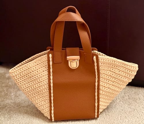 Karen H. review of CrochetPark™ Hammock Tote Bag DIY Kit image 1 out of 2