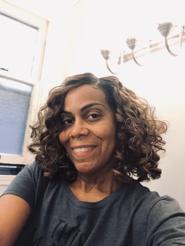 Customer photo review of Outre Melted Hairline Swirlista Glueless HD Lace Front Wig - SWIRL 107 - 5" C-Shape Parting