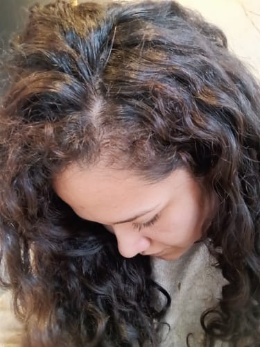 Reseña con foto de un cliente sobre Henna Jamila Hair - Cobrizo Natural y Duradero 👩🏼🦰