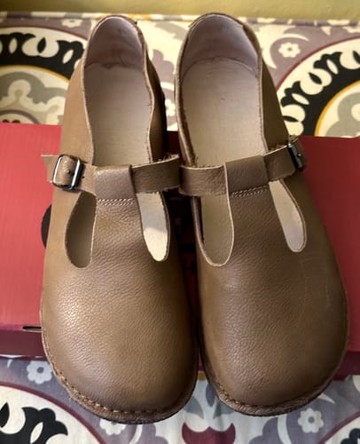 Dana H. review of Women Summer Leather Soft Flat Shoes image 1 out of 5