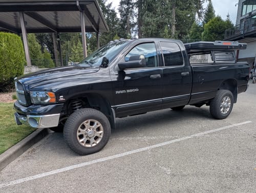 Customer photo review of 2003-2013 Dodge Ram 2500 / 3500 Lift Shackles