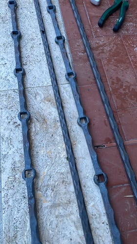 Customer photo review of Barra forata in ferro battuto 12x12