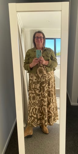 Natasha M. review of Vegas Jacket CROPPED | Olive | Viscose Linen image 1 out of 1