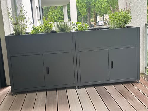 Customer photo review of Hochbeet HB3 mit Unterschrank | Stauraum | Pulverbeschichtet in RAL7016 | 100x50x85 cm
