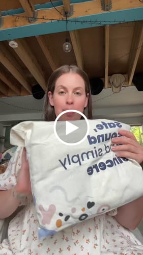 Customer video review of Organic Cotton & Camel Wool Long Sleeve Sleep Sack 1.0 TOG - Sunshine Tartan