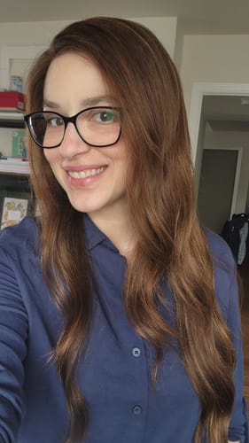 Customer photo review of Bobbi Boss Glueless 100% Unprocessed Human Hair 13x7 HD Lace Front Wig - MHLF960 BONE STRAIGHT 32"