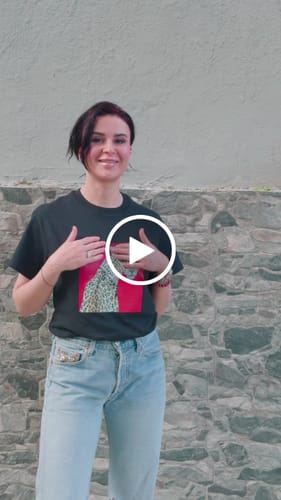 Customer video review of Unisex t-shirt
