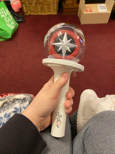 Customer photo review of STRAY KIDS - OFFICIAL LIGHT STICK VER.2