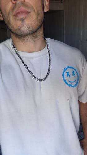 Reseña con foto de un cliente sobre Cadena Cuban Link 8mm