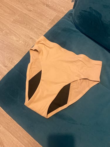 Customer photo review of Culotte Menstruelle Nina sans coutures (taille haute)