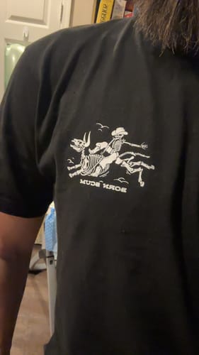 Customer photo review of ROWDY T-SHIRT