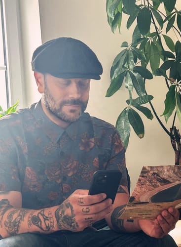 Customer photo review of Men's Vintage Floral Retro Button Up Blue Summer Holiday Short Sleeve Shirt