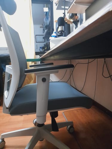 Customer photo review of Silla Oficina Taylor Pro Gris Claro con cabecero
