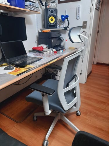 Customer photo review of Silla Oficina Taylor Pro Gris Claro con cabecero
