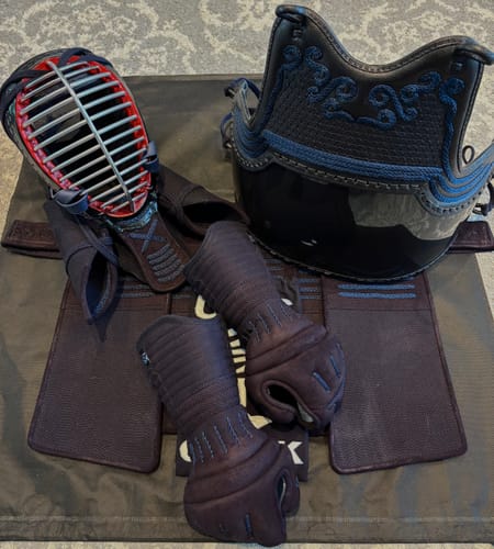 Customer photo review of *SPECIAL OFFER* - 'VANGUARD SENTINEL’ Deluxe KendoStar Keishi-gata Kendo Bogu Set