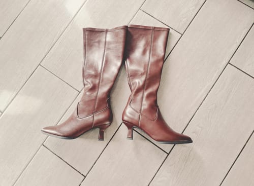 Customer photo review of TOMY BROWN BOOTS