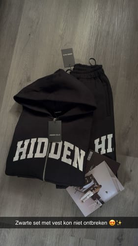 Customer photo review of HILLS SWEATPANTS BLACK