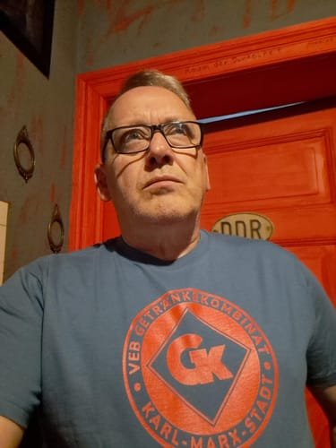 Customer photo review of PREMIUM SHIRT UNISEX • VEB GETRÄNKEKOMBINAT KARL-MARX-STADT