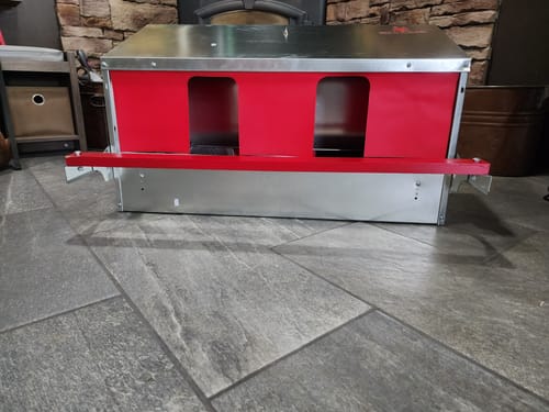 Customer photo review of Medium (34") Reversible Rollout Nest Box (Up to 32 Hens)