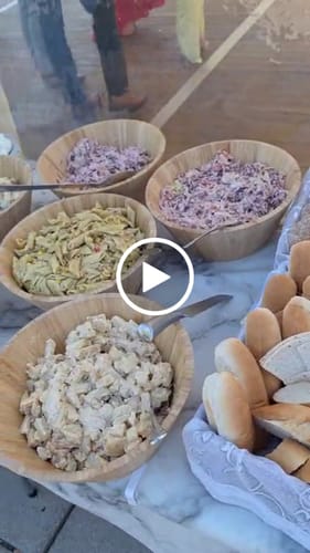 Customer video review of 15" x 10" Large Oval Palm Leaf Compostable Platters