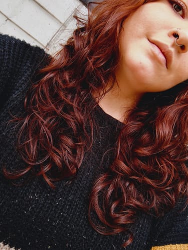 Reseña con foto de un cliente sobre Pack 3 Hennas Jamila Hair - Cobrizo Natural y Duradero 👩🏼🦰