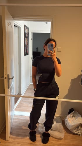 Customer photo review of GATED COMMUNITY HOODIE NAVY