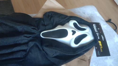 Customer photo review of Máscara GhostFace Original Funworld - Edição 25 Anos