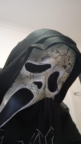 Customer photo review of Ghost Face Máscara Envelhecida - Original Fun World