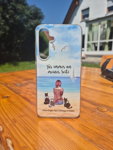 undefined review of Unterwegs mit Haustier - Individuelle Handyhülle image 1 out of 1
