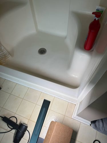 undefined review of Floor Crack Repair - Tub and Shower Repair Kit image 1 out of 1