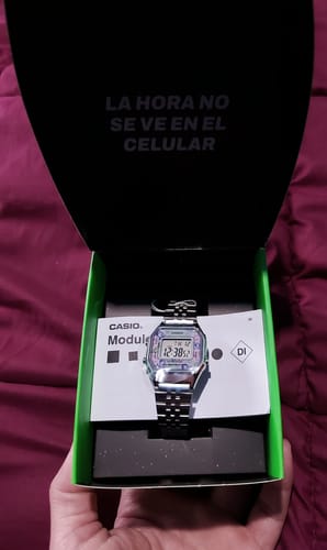 Reseña con foto de un cliente sobre Reloj Casio Vintage LA680WA-2CDF Plateado Flores