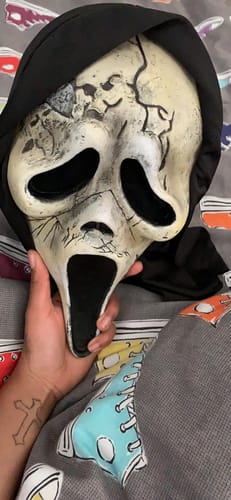 Customer photo review of Ghost Face Máscara Envelhecida - Original Fun World