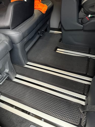 Fikri N. review of Fußmatten für Van - Komplettset image 4 out of 5