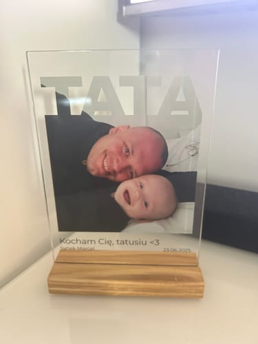 Customer photo review of Personalizowana Tabliczka "TATA – z miłością w kadrze"