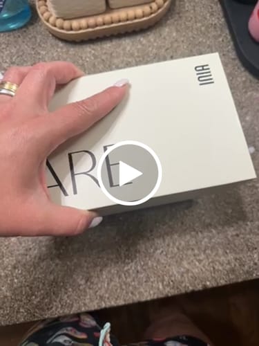 Customer video review of INIA FLARE Microcurrent Facial Device