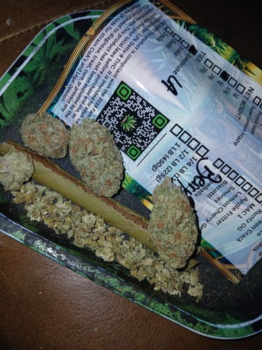 Customer photo review of Budget Buds THCA Flower