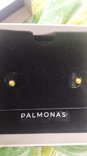 Customer photo review of Plain Ball Stud Earrings